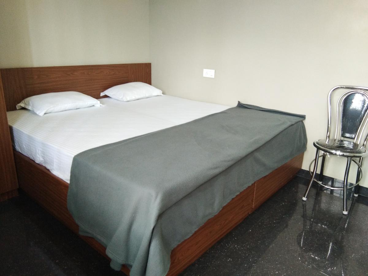 Rainbow Comforts Hotel Chikmagalūr Kültér fotó